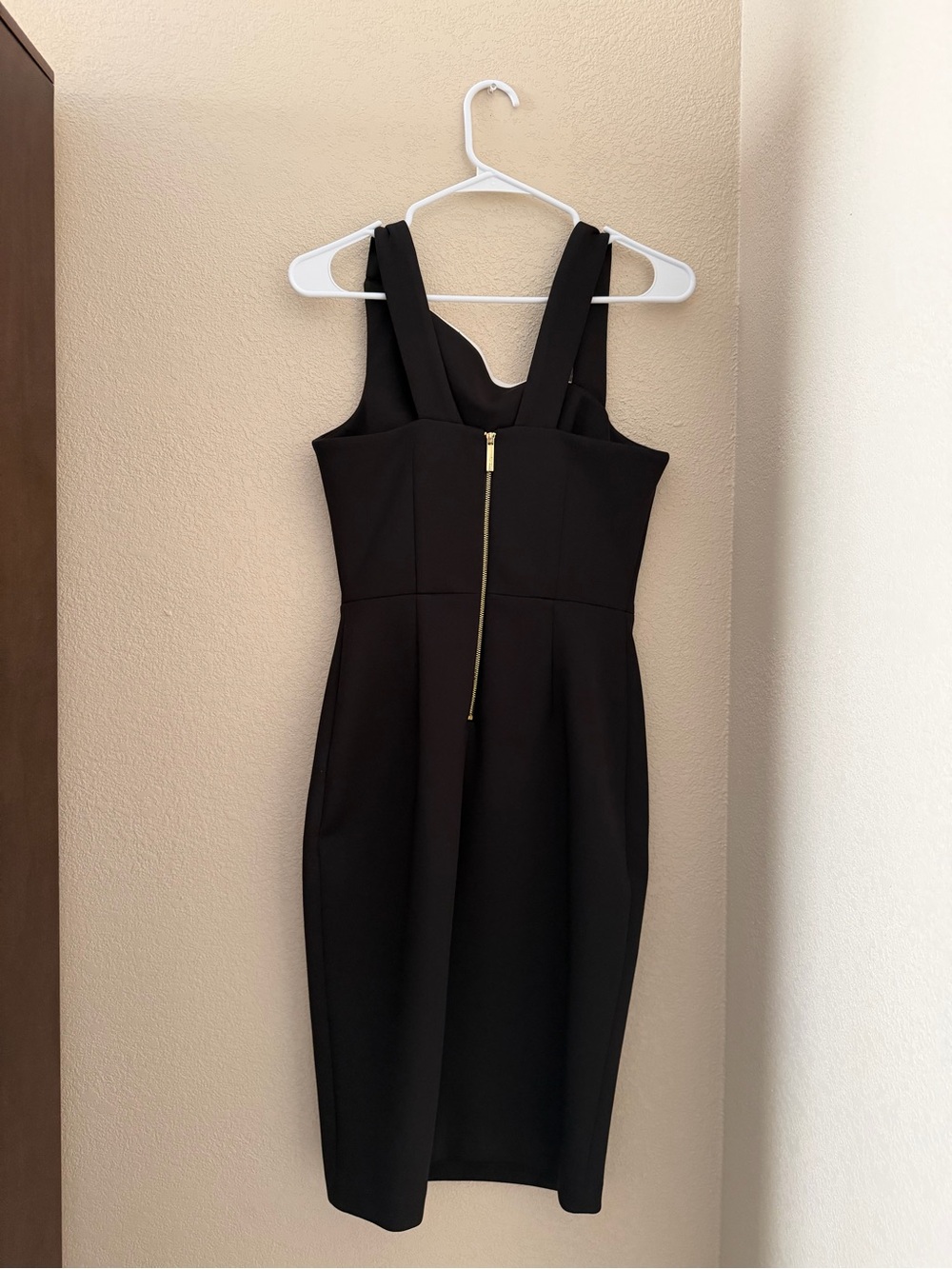 Dress Subcategory Identification - Picture 2 of 3
